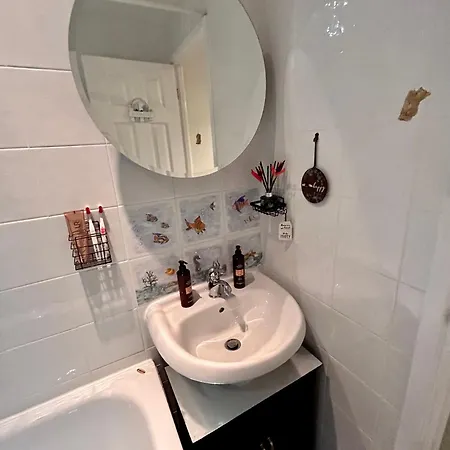 Double Bedroom Helford Cornwall בית אירוח